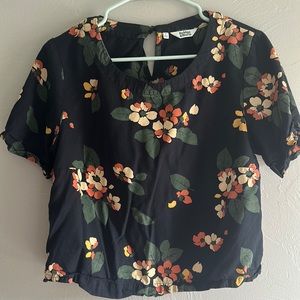 Blouse sort of cropped